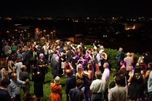 Terraza con gente